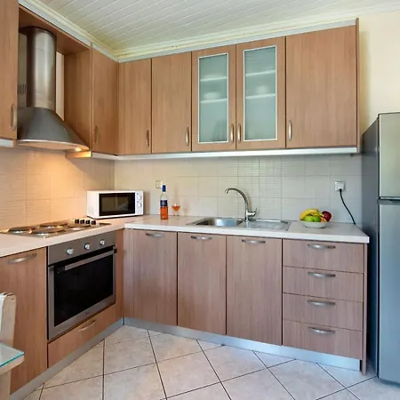 Chrisoula アパート *