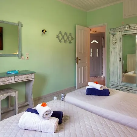 アパート Chrisoula